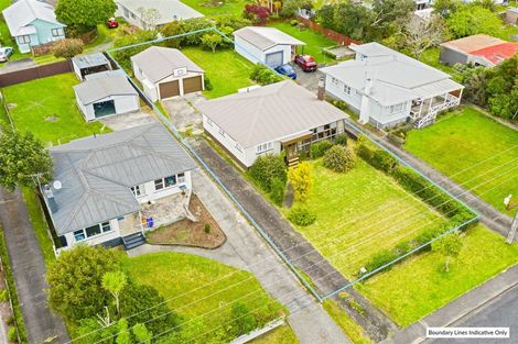 Photo of property in 3 Rewarewa Road, Te Atatu Peninsula, Auckland, 0610