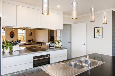 Photo of property in 120 Johnstone Drive, Fitzherbert, Palmerston North, 4410