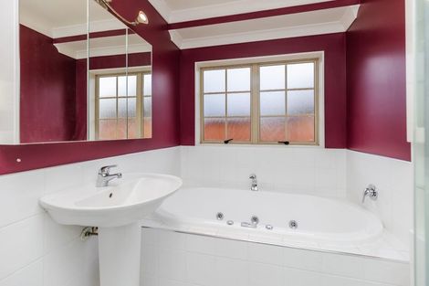 Photo of property in 32 Miers Glade, Rototuna North, Hamilton, 3210