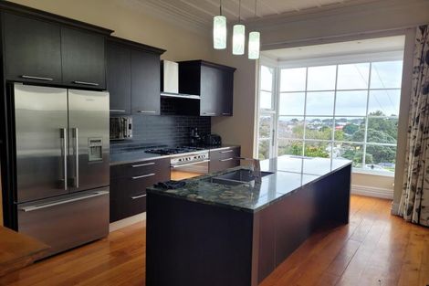 Photo of property in 103 Fulford Street, New Plymouth, 4310