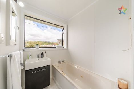 Photo of property in 20 Charles Street, Clouston Park, Upper Hutt, 5018