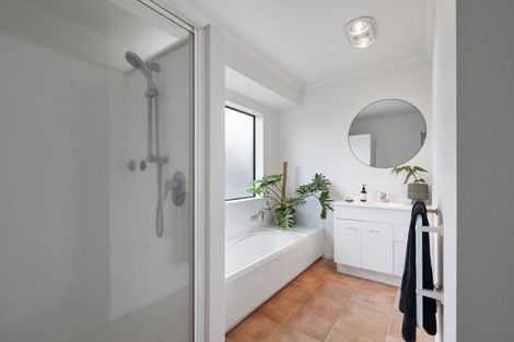 Photo of property in 6 Brookside Close, Highbury, Palmerston North, 4412