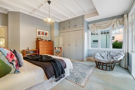 Photo of property in 6 Seabreeze Road, Narrow Neck, Auckland, 0624