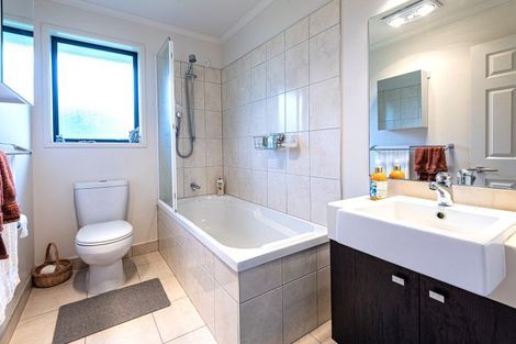 Photo of property in 16 Maxwell Place, Queenstown, 9300