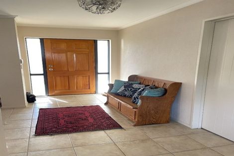 Photo of property in 20 Lilybank Crescent, East Tamaki, Auckland, 2013