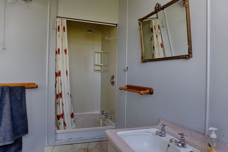 Photo of property in 53 Piano Flat Road, Waikaia, 9778