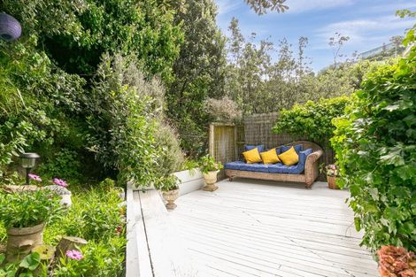 Photo of property in 13 Hungerford Road, Lyall Bay, Wellington, 6022