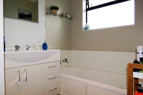 Photo of property in 122 Heaphy Street, Te Awamutu, 3800