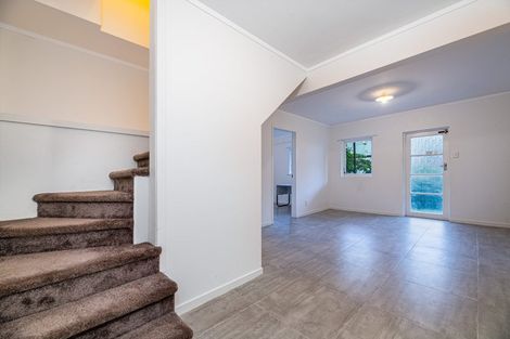 Photo of property in 2/7 Dakota Avenue, Beach Haven, Auckland, 0626