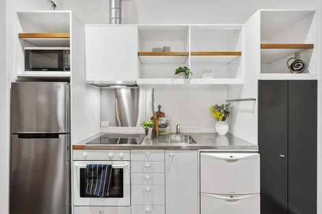 Photo of property in Hannahs Warehouse Apartments, 11/13 Leeds Street, Te Aro, Wellington, 6011