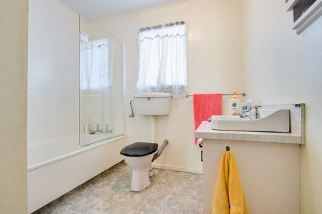 Photo of property in 82 Wynyard Crescent, Tamatea, Napier, 4112