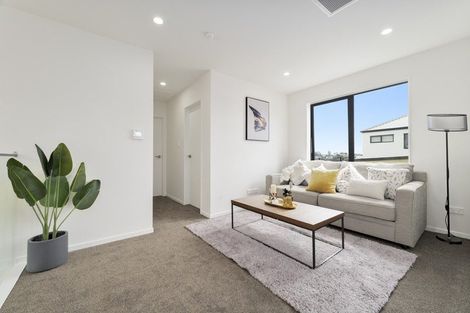 Photo of property in 20 Kaititiko Road, Rosehill, 2113