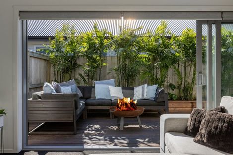 Photo of property in 10 Cassinia Close, Papamoa Beach, Papamoa, 3118