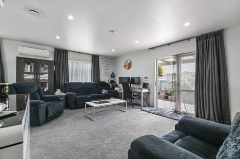 Photo of property in 85 Templeton Place, Clendon Park, Auckland, 2103