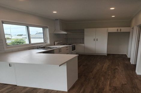 Photo of property in 25b High Street West, Waitara, 4320