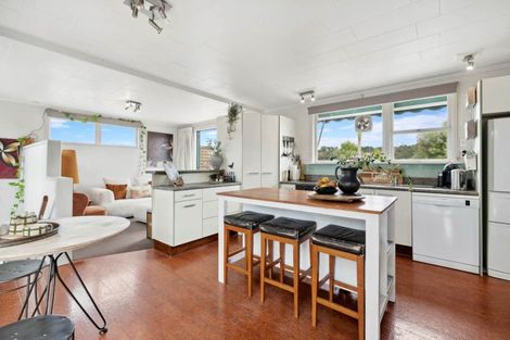 Photo of property in 23 Penton Road, Stanmore Bay, Whangaparaoa, 0932