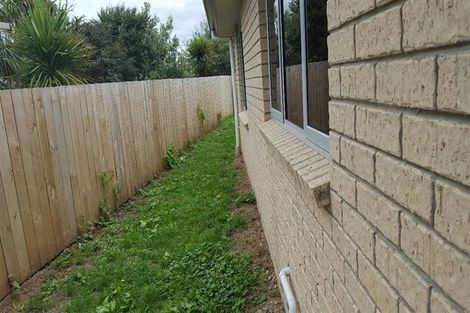 Photo of property in 13 Thomas Rea Place, Te Atatu South, Auckland, 0610