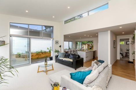 Photo of property in 4 Mackillop Way, Brooklands, New Plymouth, 4310