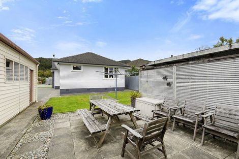Photo of property in 302 Stokes Valley Road, Stokes Valley, Lower Hutt, 5019