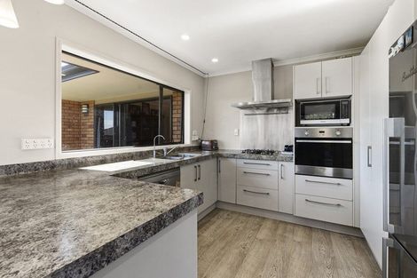 Photo of property in 5d James Drive, Bell Block, New Plymouth, 4312