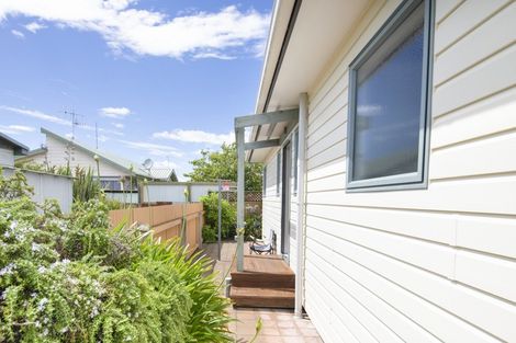 Photo of property in 8a Barton Avenue, Marewa, Napier, 4110