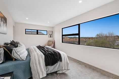Photo of property in 12 Pleasant Way, Matakatia, Whangaparaoa, 0930