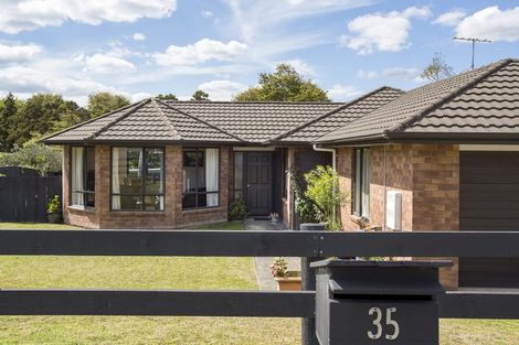 Photo of property in 35 Cabeleigh Drive, Helensville, 0800