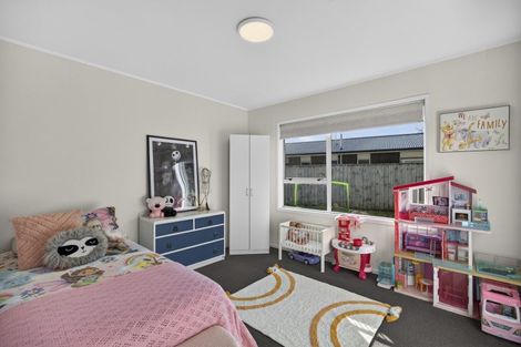 Photo of property in 21 Heaphy Street, Westown, New Plymouth, 4310