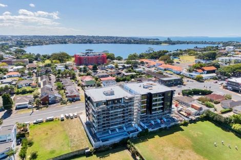 Photo of property in Frank Sargeson Apts, 504/74 Anzac Street, Takapuna, Auckland, 0622