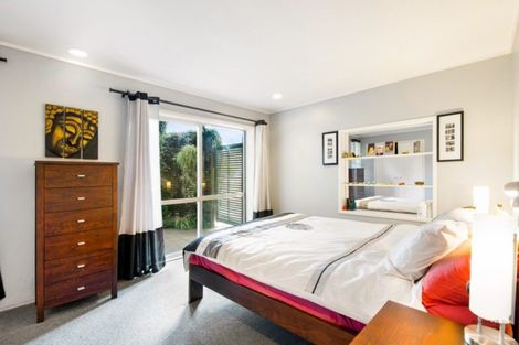 Photo of property in 1/15 Lancelot Place, Glenfield, Auckland, 0629