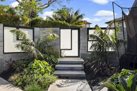 Photo of property in 9 Quebec Road, Milford, Auckland, 0620