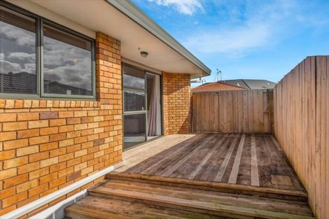 Photo of property in 17 Mews Place, Forest Lake, Hamilton, 3200