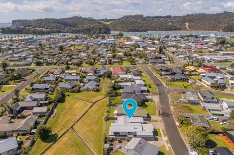 Photo of property in 15 Whitby Avenue, Whitianga, 3510