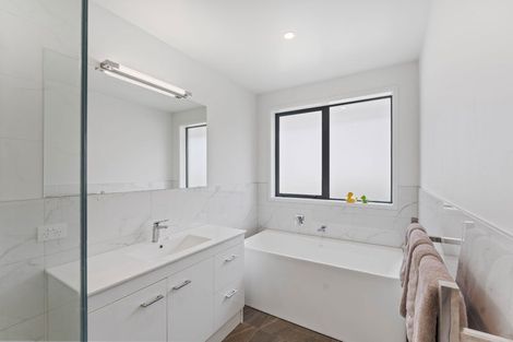 Photo of property in 12 Morepork Drive, Waikanae, 5036