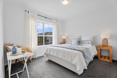 Photo of property in 1/181 Forrest Hill Road, Forrest Hill, Auckland, 0620