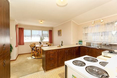 Photo of property in 2/481 Saint Aubyn, Moturoa, New Plymouth, 4310