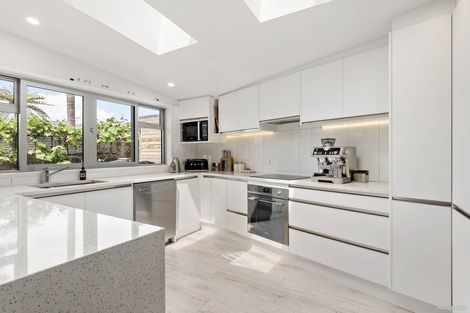 Photo of property in 17 Onepu Lane, Manly, Whangaparaoa, 0930