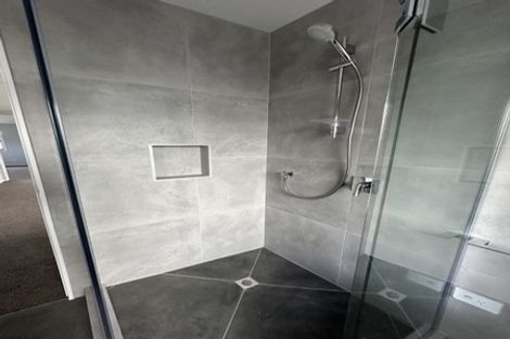 Photo of property in 25a Borrowdace Avenue, Botany Downs, Auckland, 2010