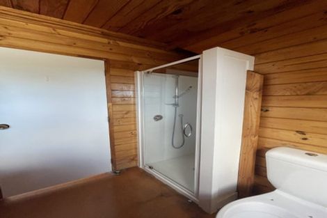 Photo of property in 2 Twin Wharf Road, Herald Island, Auckland, 0618