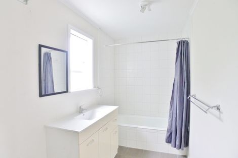 Photo of property in 127 View Road, Sunnyvale, Auckland, 0612