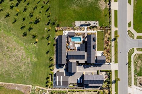 Photo of property in 14 Deans Drive, Wanaka, 9305