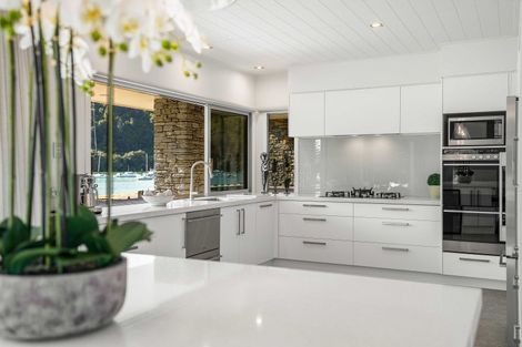 Photo of property in 209 Beach Road, Whangamata, 3620