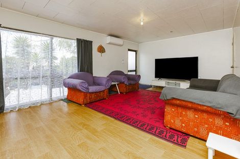 Photo of property in 1/22 Barneys Farm Road, Clendon Park, Auckland, 2103