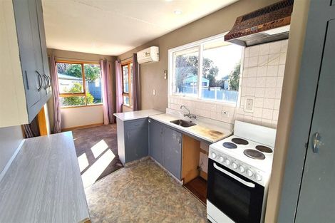 Photo of property in 14 Lomax Place, Islington, Christchurch, 8042