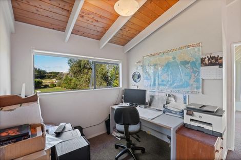 Photo of property in 593 Waikawa Beach Road, Waikawa Beach, Levin, 5573
