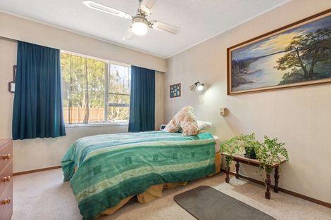 Photo of property in 8 Warden Place, Mangere Bridge, Auckland, 2022