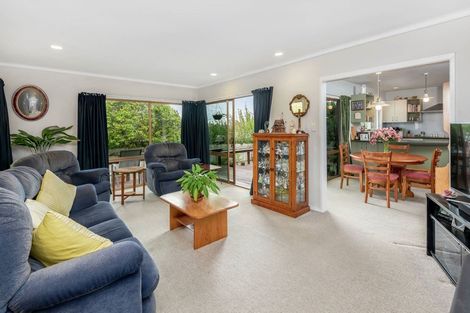 Photo of property in 15 La Perouse Street, Botany Downs, Auckland, 2010