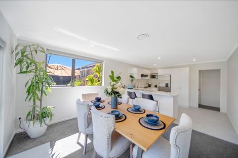 Photo of property in 17 Morewa Place, Takanini, 2112