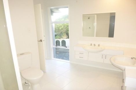 Photo of property in 18 London Road, Korokoro, Lower Hutt, 5012