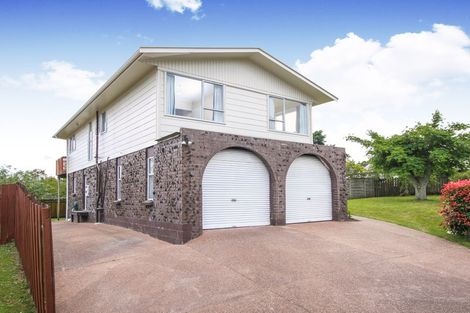 Photo of property in 19 St Catherine Crescent, West Harbour, Auckland, 0618